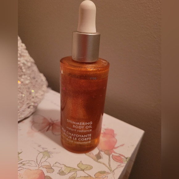 Morocanoil Shimmering Oil - Picture 3 of 4